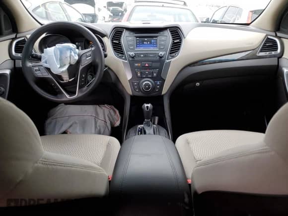 ✅ 2018 Hyundai Santa Fe 2.4L • VIN: 5XYZT3LB0JG521471 • Lot: 68947912. Wystawiony na Copart z przebiegiem 79 100 mil mil. Skorzystaj z bezpłatnego archiwum sprzedaży aukcyjnych z USA i zobacz szczegółowy raport historii pojazdu na DreamBid. Zdjęcie 8.