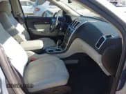 ✅ 2007 GMC Acadia SLT • VIN: 1GKEV23727J165357 • Lot: 42950913. Wystawiony na IAAI z przebiegiem 63 553 mil. Bezpłatny archiwum sprzedaży aukcyjnych z USA i szczegółowy raport historii pojazdu na DreamBid. Zdjęcie 5.