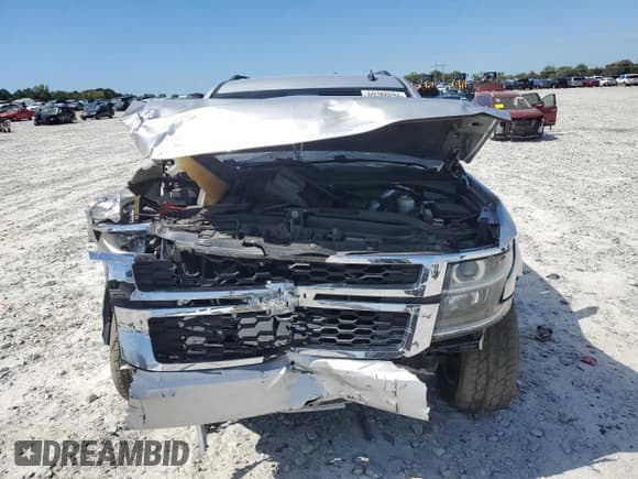 ✅ 2015 Chevrolet Suburban LT • VIN: 1GNSKJKC5FR205714 • Lot: 69388094. Wystawiony na Copart z przebiegiem 203 119 mil. Bezpłatny archiwum sprzedaży aukcyjnych z USA i szczegółowy raport historii pojazdu na DreamBid. Zdjęcie 5.