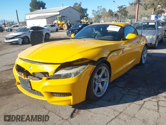 ✅ 2012 BMW Z4 sDrive35i • VIN: WBALM7C56CE384906 • Lot: 43868413. Listed on IAAI with 72,087 mi. Free auction sales archive from the USA and detailed vehicle history report at DreamBid. Image 2.
