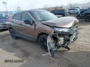 ✅ 2018 Mitsubishi Eclipse Cross LE • VIN: JA4AT4AA2JZ061576 • Лот: 41565617. Опубликован ранее на IAAI с пробегом 28 488 миль. Бесплатный доступ к архиву аукционных продаж из США и подробный отчёт об истории автомобиля на DreamBid. Изображение 1.