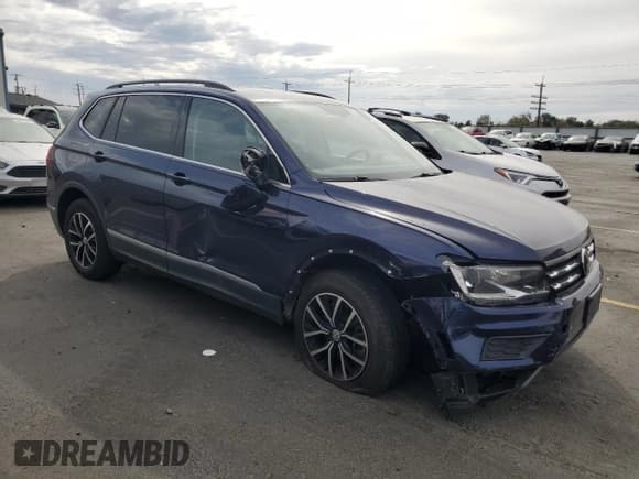 ✅ 2021 Volkswagen Tiguan SE • VIN: 3VV2B7AX4MM139074 • Lot: 84018985. Wystawiony na Copart z przebiegiem 99 059 mil. Bezpłatny archiwum sprzedaży aukcyjnych z USA i szczegółowy raport historii pojazdu na DreamBid. Zdjęcie 4.