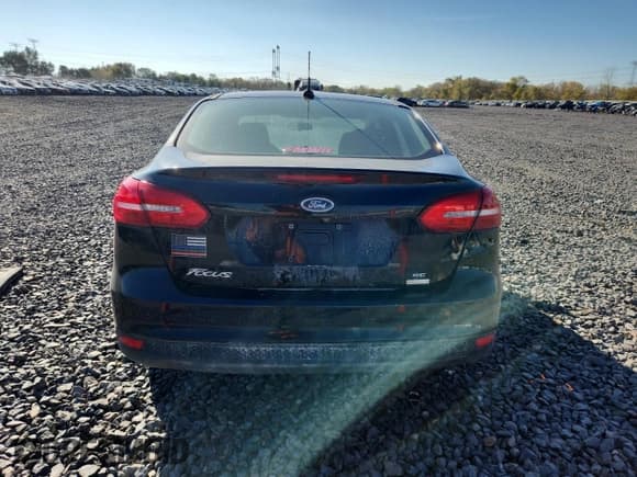 ✅ 2018 Ford Focus SE • VIN: 1FADP3FE7JL210442 • Lot: 90949905. Listed on Copart with 85,690 mi. Free auction sales archive from the USA and detailed vehicle history report at DreamBid. Image 6.