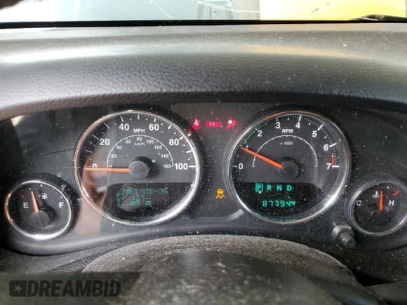 ✅ 2014 Jeep Wrangler Unlimited Sahara • VIN: 1C4HJWEG3EL306267 • Лот: 86169145. Опубликован ранее на Copart с пробегом 87 794 миль. Бесплатный доступ к архиву аукционных продаж из США и подробный отчёт об истории автомобиля на DreamBid. Изображение 9.