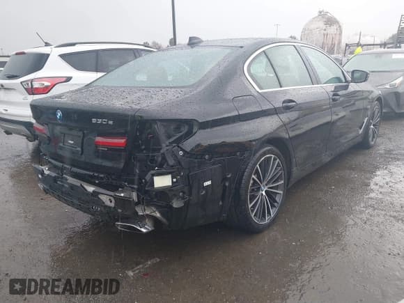 ✅ 2022 BMW 5 Series 530e • VIN: WBA13AG01NCJ72192 • Lot: 41809247. Listed on IAAI with 27,923 mi. Free auction sales archive from the USA and detailed vehicle history report at DreamBid. Image 4.