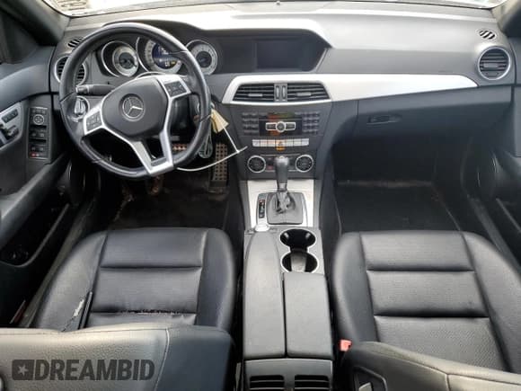 ✅ 2014 Mercedes-Benz C 300 Sport • VIN: WDDGF8AB0ER320052 • Lot: 91267575. Listed on Copart with 170,545 mi. Free auction sales archive from the USA and detailed vehicle history report at DreamBid. Image 8.