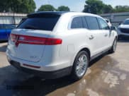 ✅ 2019 Lincoln MKT Reserve • VIN: 2LMHJ5AT1KBL03571 • Лот: 42491449. Опубликован ранее на IAAI с пробегом 81 628 миль. Бесплатный доступ к архиву аукционных продаж из США и подробный отчёт об истории автомобиля на DreamBid. Изображение 4.