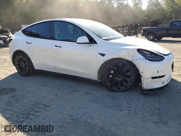 ✅ 2022 Tesla Model Y Long Range • VIN: 7SAYGAEE6NF534589 • Lot: 57247785. Wystawiony na Copart z przebiegiem 37 643 mil. Bezpłatny archiwum sprzedaży aukcyjnych z USA i szczegółowy raport historii pojazdu na DreamBid. Zdjęcie 4.