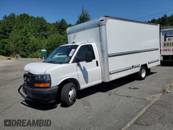 ✅ 2020 GMC Savana • VIN: 7GZ37TCG6LN008388 • Lot: 61483585. Listed on Copart with 83,436 mi. Free auction sales archive from the USA and detailed vehicle history report at DreamBid. Image 1.