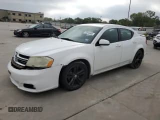 ✅ 2011 Dodge Avenger Heat • VIN: 1B3BD1FGXBN574894 • Лот: 72015564. Опубликован ранее на Copart с пробегом 146 299 миль. Бесплатный доступ к архиву аукционных продаж из США и подробный отчёт об истории автомобиля на DreamBid. Изображение 1.