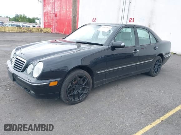 ✅ 2002 Mercedes-Benz E 320 • VIN: WDBJF83JX2X072161 • Lot: 42611553. Listed on IAAI with 200,931 mi. Free auction sales archive from the USA and detailed vehicle history report at DreamBid. Image 2.