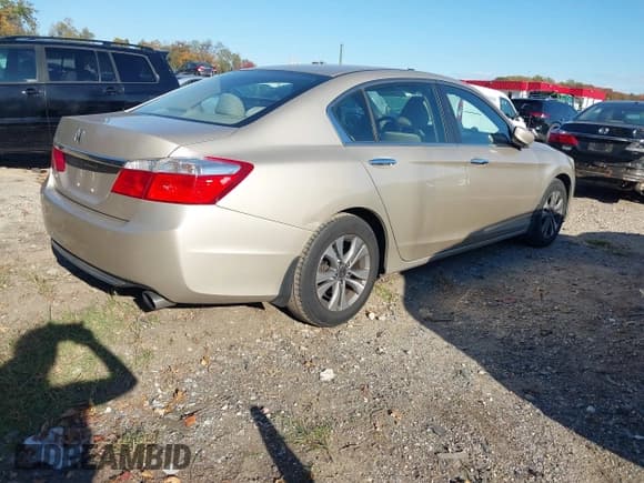 ✅ 2015 Honda Accord LX • VIN: 1HGCR2F35FA023360 • Lot: 43542918. Wystawiony na IAAI z przebiegiem 111 796 mil. Bezpłatny archiwum sprzedaży aukcyjnych z USA i szczegółowy raport historii pojazdu na DreamBid. Zdjęcie 4.