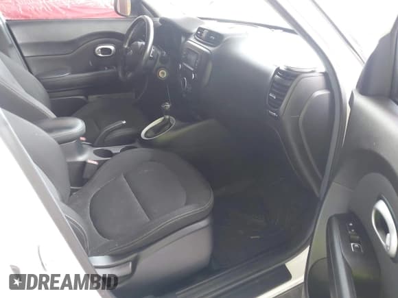 ✅ 2017 Kia Soul + • VIN: KNDJP3A58H7479492 • Лот: 43671174. Опубликован ранее на IAAI с пробегом 86 001 миль. Бесплатный доступ к архиву аукционных продаж из США и подробный отчёт об истории автомобиля на DreamBid. Изображение 5.