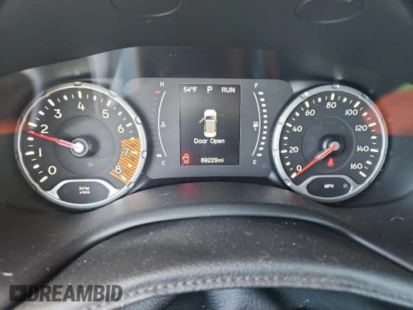 ✅ 2020 Jeep Renegade Latitude • VIN: ZACNJABBXLPL56636 • Lot: 84965375. Wystawiony na Copart z przebiegiem 69 229 mil. Bezpłatny archiwum sprzedaży aukcyjnych z USA i szczegółowy raport historii pojazdu na DreamBid. Zdjęcie 9.