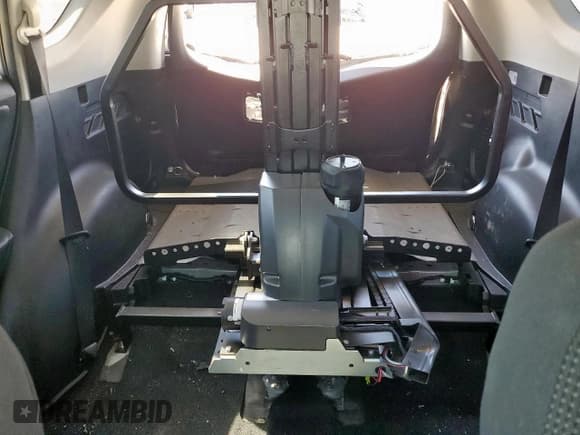 ✅ 2018 Toyota RAV4 XLE • VIN: 2T3WFREV5JW467588 • Lot: 86330945. Listed on Copart with 103,506 mi. Free auction sales archive from the USA and detailed vehicle history report at DreamBid. Image 10.