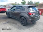 ✅ 2022 Mitsubishi Outlander ES • VIN: JA4ARUAU7NU011218 • Lot: 43073265. Wystawiony na IAAI z przebiegiem 55 382 mil. Bezpłatny archiwum sprzedaży aukcyjnych z USA i szczegółowy raport historii pojazdu na DreamBid. Zdjęcie 3.