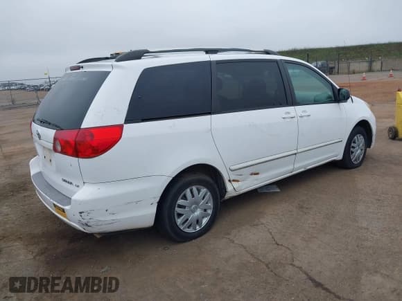 ✅ 2006 Toyota Sienna LE • VIN: 5TDZA23C86S580285 • Lot: 43826342. Listed on IAAI with 308,066 mi. Free auction sales archive from the USA and detailed vehicle history report at DreamBid. Image 4.