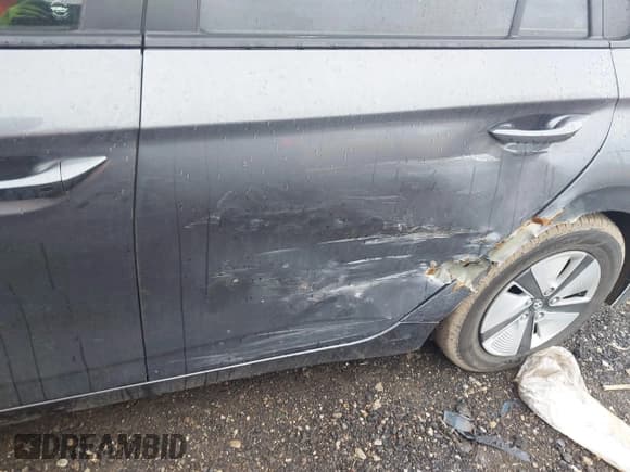 ✅ 2018 Hyundai Ioniq Blue • VIN: KMHC65LC6JU065472 • Lot: 41724214. Wystawiony na IAAI z przebiegiem 94 043 mil. Bezpłatny archiwum sprzedaży aukcyjnych z USA i szczegółowy raport historii pojazdu na DreamBid. Zdjęcie 6.