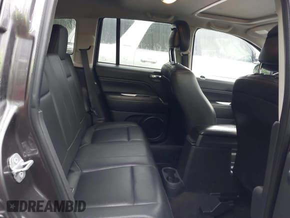 ✅ 2014 Jeep Compass High Altitude • VIN: 1C4NJCEA9ED780084 • Lot: 42589840. Wystawiony na IAAI z przebiegiem 128 319 mil. Bezpłatny archiwum sprzedaży aukcyjnych z USA i szczegółowy raport historii pojazdu na DreamBid. Zdjęcie 8.