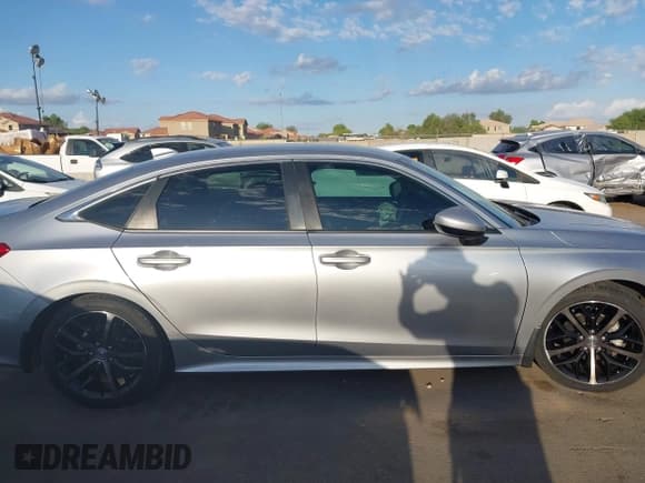 ✅ 2023 Honda Civic LX • VIN: 2HGFE2F28PH548982 • Lot: 43316557. Wystawiony na IAAI z przebiegiem 54 555 mil. Bezpłatny archiwum sprzedaży aukcyjnych z USA i szczegółowy raport historii pojazdu na DreamBid. Zdjęcie 13.