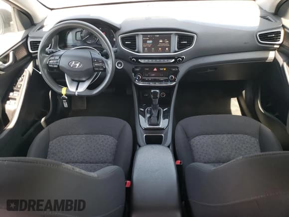 ✅ 2019 Hyundai Ioniq Blue • VIN: KMHC65LC2KU174349 • Lot: 41398595. Wystawiony na Copart z przebiegiem 180 390 mil. Bezpłatny archiwum sprzedaży aukcyjnych z USA i szczegółowy raport historii pojazdu na DreamBid. Zdjęcie 8.