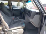 ✅ 2007 Jeep Commander Sport • VIN: 1J8HH48KX7C548033 • Lot: 42555217. Wystawiony na IAAI z przebiegiem 213 236 mil. Bezpłatny archiwum sprzedaży aukcyjnych z USA i szczegółowy raport historii pojazdu na DreamBid. Zdjęcie 5.