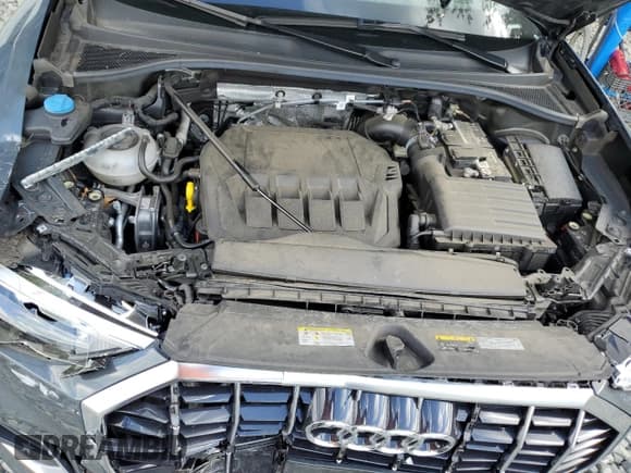 ✅ 2022 Audi Q3 Premium • VIN: WA1AUCF39N1048278 • Lot: 70220635. Wystawiony na Copart z przebiegiem 18 346 mil. Bezpłatny archiwum sprzedaży aukcyjnych z USA i szczegółowy raport historii pojazdu na DreamBid. Zdjęcie 12.