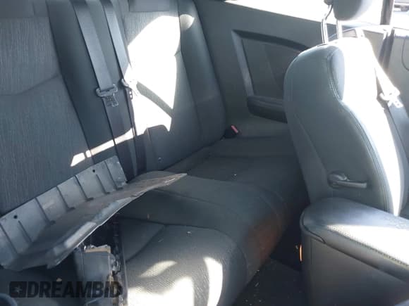 ✅ 2011 Chrysler 200 Touring • VIN: 1C3BC2EB0BN592662 • Lot: 43792253. Listed on IAAI with 206,680 mi. Free auction sales archive from the USA and detailed vehicle history report at DreamBid. Image 8.