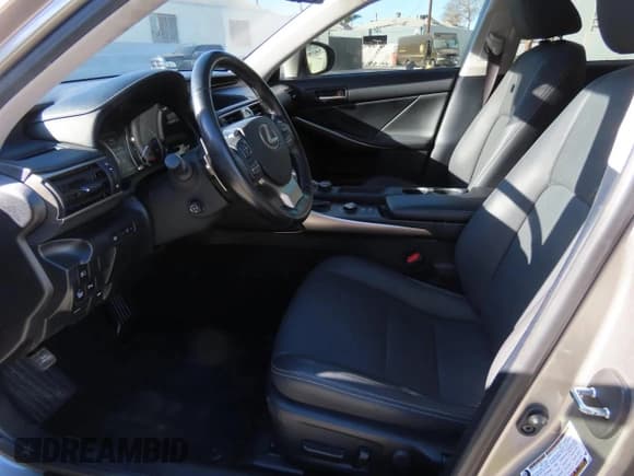 ✅ 2020 Lexus IS 300 • VIN: JTHDA1D25L5107518 • Lot: 42560495. Wystawiony na Copart z przebiegiem 20 665 mil. Bezpłatny archiwum sprzedaży aukcyjnych z USA i szczegółowy raport historii pojazdu na DreamBid. Zdjęcie 9.