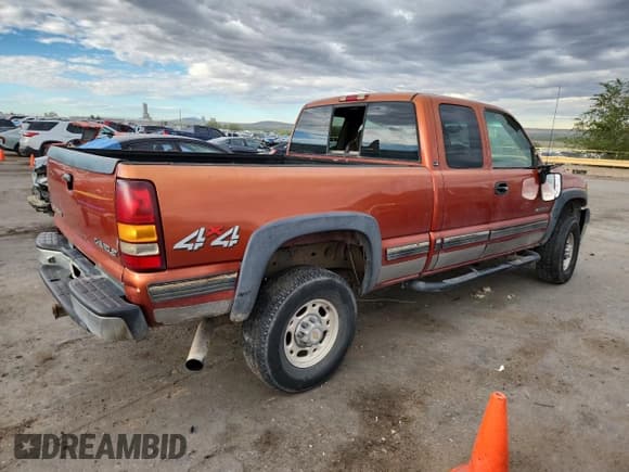 ✅ 2001 Chevrolet Silverado 2500HD LS • VIN: 1GCHK29G21E266441 • Лот: 81143835. Опубликован ранее на Copart с пробегом Не указан. Бесплатный доступ к архиву аукционных продаж из США и подробный отчёт об истории автомобиля на DreamBid. Изображение 3.