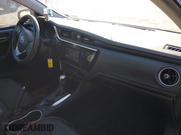 ✅ 2017 Toyota Corolla LE • VIN: 2T1BURHE6HC924994 • Lot: 43531986. Wystawiony na IAAI z przebiegiem 144 718 mil. Bezpłatny archiwum sprzedaży aukcyjnych z USA i szczegółowy raport historii pojazdu na DreamBid. Zdjęcie 5.