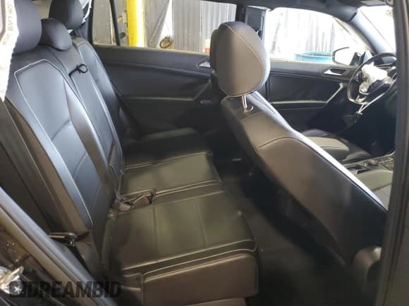 ✅ 2021 Volkswagen Tiguan SE • VIN: 3VV2B7AX3MM133783 • Lot: 57411355. Wystawiony na Copart z przebiegiem 72 474 mil. Bezpłatny archiwum sprzedaży aukcyjnych z USA i szczegółowy raport historii pojazdu na DreamBid. Zdjęcie 11.