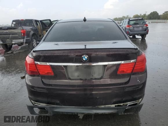 ✅ 2011 BMW 7 Series 750Li • VIN: WBAKB8C50BCY66093 • Лот: 70841505. Опубликован ранее на Copart с пробегом 132 578 миль. Бесплатный доступ к архиву аукционных продаж из США и подробный отчёт об истории автомобиля на DreamBid. Изображение 6.