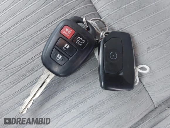 ✅ 2015 Toyota Highlander LE • VIN: 5TDBKRFH3FS157483 • Lot: 41554842. Listed on IAAI with 129,621 mi. Free auction sales archive from the USA and detailed vehicle history report at DreamBid. Image 11.