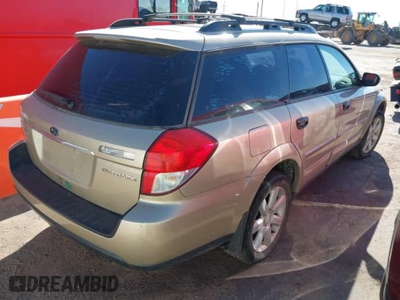 ✅ 2009 Subaru Outback Special Edition • VIN: 4S4BP61C097346386 • Lot: 43709325. Listed on IAAI with 179,133 mi. Free auction sales archive from the USA and detailed vehicle history report at DreamBid. Image 4.