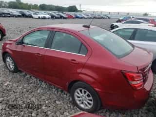 ✅ 2017 Chevrolet Sonic LT • VIN: 1G1JD5SH8H4111305 • Лот: 64594874. Размещён на Copart с пробегом 91 510 миль миль. Получите бесплатный доступ к архиву аукционных продаж из США и посмотрите подробный отчёт об истории автомобиля на DreamBid. Изображение 2.