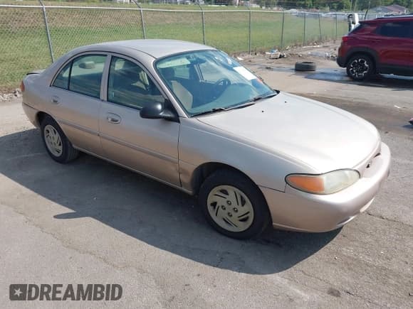 ✅ 1998 Ford Escort SE • VIN: 1FAFP13P5WW295127 • Lot: 43098535. Wystawiony na IAAI z przebiegiem 144 192 mil. Bezpłatny archiwum sprzedaży aukcyjnych z USA i szczegółowy raport historii pojazdu na DreamBid. Zdjęcie 1.