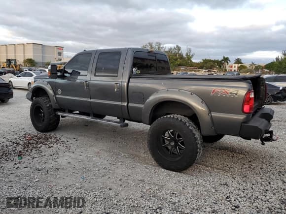 ✅ 2015 Ford F-250 Lariat • VIN: 1FT7W2BT3FEB68341 • Лот: 92813505. Опубликован ранее на Copart с пробегом 252 539 миль. Бесплатный доступ к архиву аукционных продаж из США и подробный отчёт об истории автомобиля на DreamBid. Изображение 2.