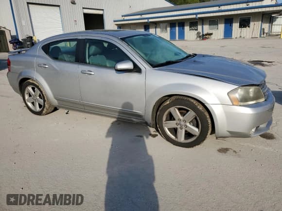 ✅ 2008 Dodge Avenger R/T • VIN: 1B3LC76M58N117919 • Лот: 74069404. Опубликован ранее на Copart с пробегом 100 734 миль. Бесплатный доступ к архиву аукционных продаж из США и подробный отчёт об истории автомобиля на DreamBid. Изображение 4.