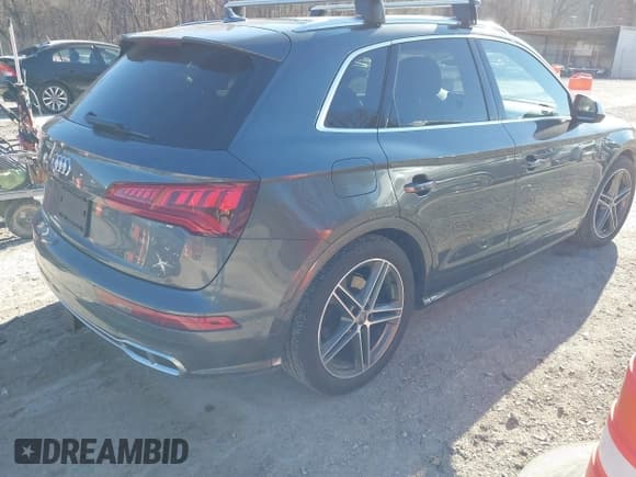 ✅ 2018 Audi SQ5 • VIN: WA1A4BFY6J2023333 • Lot: 41645265. Listed on IAAI with 59,816 mi. Free auction sales archive from the USA and detailed vehicle history report at DreamBid. Image 4.