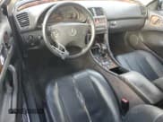 ✅ 2003 Mercedes-Benz CLK 320 • VIN: WDBLK65G03T143547 • Lot: 71158635. Wystawiony na Copart z przebiegiem 300 305 mil. Bezpłatny archiwum sprzedaży aukcyjnych z USA i szczegółowy raport historii pojazdu na DreamBid. Zdjęcie 8.