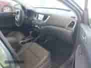 2017 Hyundai Tucson SE Plus z VIN KM8J33A43HU450627, wystawiony jako IAAI lot #42459397 z przebiegiem 25 549 mil mil oraz . Historia ofert i sprzedaży dostępna na DreamBid. Obrazek 5.