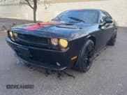 ✅ 2013 Dodge Challenger SXT • VIN: 2C3CDYAGXDH549092 • Lot: 84967784. Wystawiony na Copart z przebiegiem 117 991 mil. Bezpłatny archiwum sprzedaży aukcyjnych z USA i szczegółowy raport historii pojazdu na DreamBid. Zdjęcie 2.