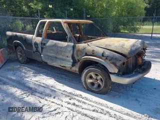 ✅ 2001 Chevrolet S-10 LS • VIN: 1GCCS19W018190549 • Lot: 42712506. Listed on IAAI with Not provided. Free auction sales archive from the USA and detailed vehicle history report at DreamBid. Image 1.