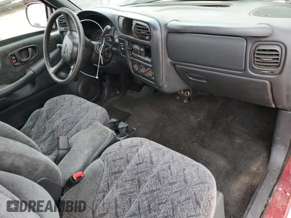 ✅ 2001 GMC Sonoma SLS • VIN: 1GTCS14W618106533 • Lot: 45505595. Listed on Copart with 114,830 mi. Free auction sales archive from the USA and detailed vehicle history report at DreamBid. Image 8.