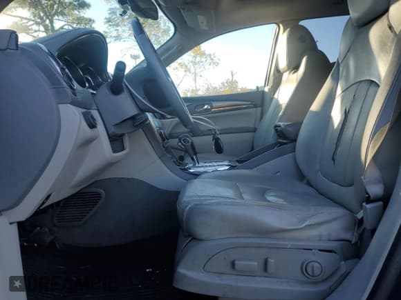 ✅ 2017 Buick Enclave Leather • VIN: 5GAKVBKD0HJ282850 • Lot: 90539925. Wystawiony na Copart z przebiegiem 159 391 mil. Bezpłatny archiwum sprzedaży aukcyjnych z USA i szczegółowy raport historii pojazdu na DreamBid. Zdjęcie 7.