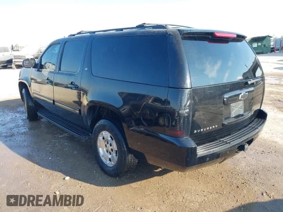 ✅ 2010 Chevrolet Suburban LT • VIN: 1GNUKJE30AR225673 • Lot: 43331437. Listed on IAAI with 247,098 mi. Free auction sales archive from the USA and detailed vehicle history report at DreamBid. Image 3.