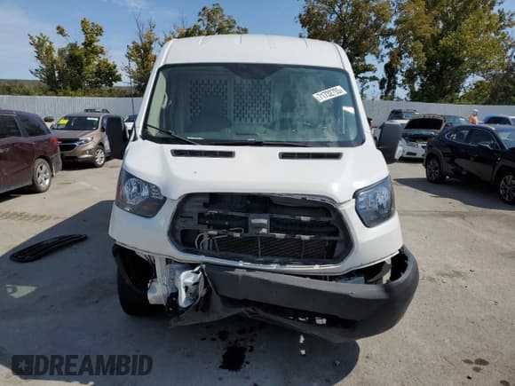 ✅ 2019 Ford Transit • VIN: 1FTYE2CM8KKB68300 • Lot: 71732795. Listed on Copart with 121,397 mi. Free auction sales archive from the USA and detailed vehicle history report at DreamBid. Image 5.