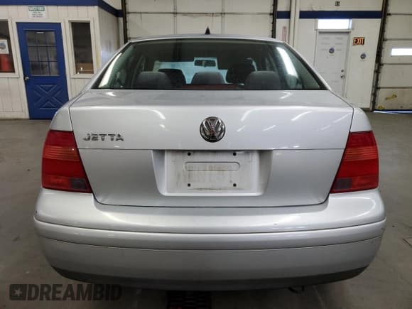 ✅ 2003 Volkswagen Jetta GLS • VIN: 3VWSK69MX3M072124 • Lot: 87089555. Listed on Copart with 194,255 mi. Free auction sales archive from the USA and detailed vehicle history report at DreamBid. Image 6.