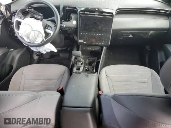 2024 Hyundai Santa Cruz SEL с VIN 5NTJC4DE7RH122008, выставлен на аукционе Copart как лот 72901344 с пробегом 6 903 миль миль и На запчасти • Non repairable. История ставок и продаж доступна на DreamBid. Изображение 8.